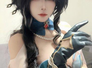 漫展惊现 “人形自走建模”！这位Coser一出场，百万网友狂刷 “这是能免费看的吗？”