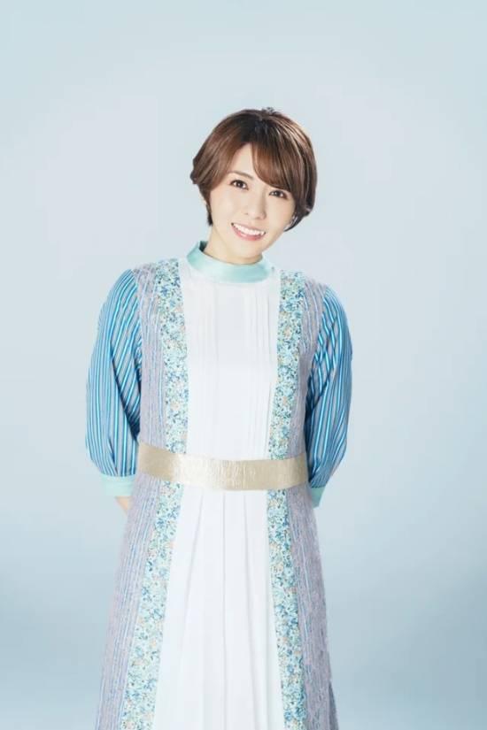 丰崎爱生因丈夫突发疾病去世 暂停工作接受心理辅导