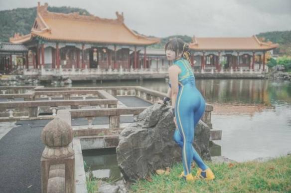 博主分享《街头霸王》春丽COS：大雷肉腿诱惑力拉满！