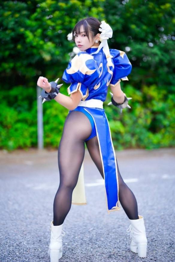 博主分享《街头霸王》春丽COS：大雷肉腿诱惑力拉满！