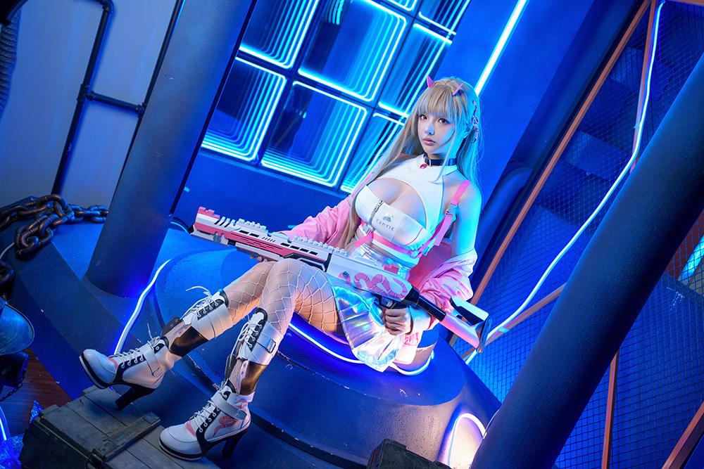 二次元 “百变精灵” 雯仔/雯妹不讲道理：从百万粉到重新出发，每部Cos都是王炸