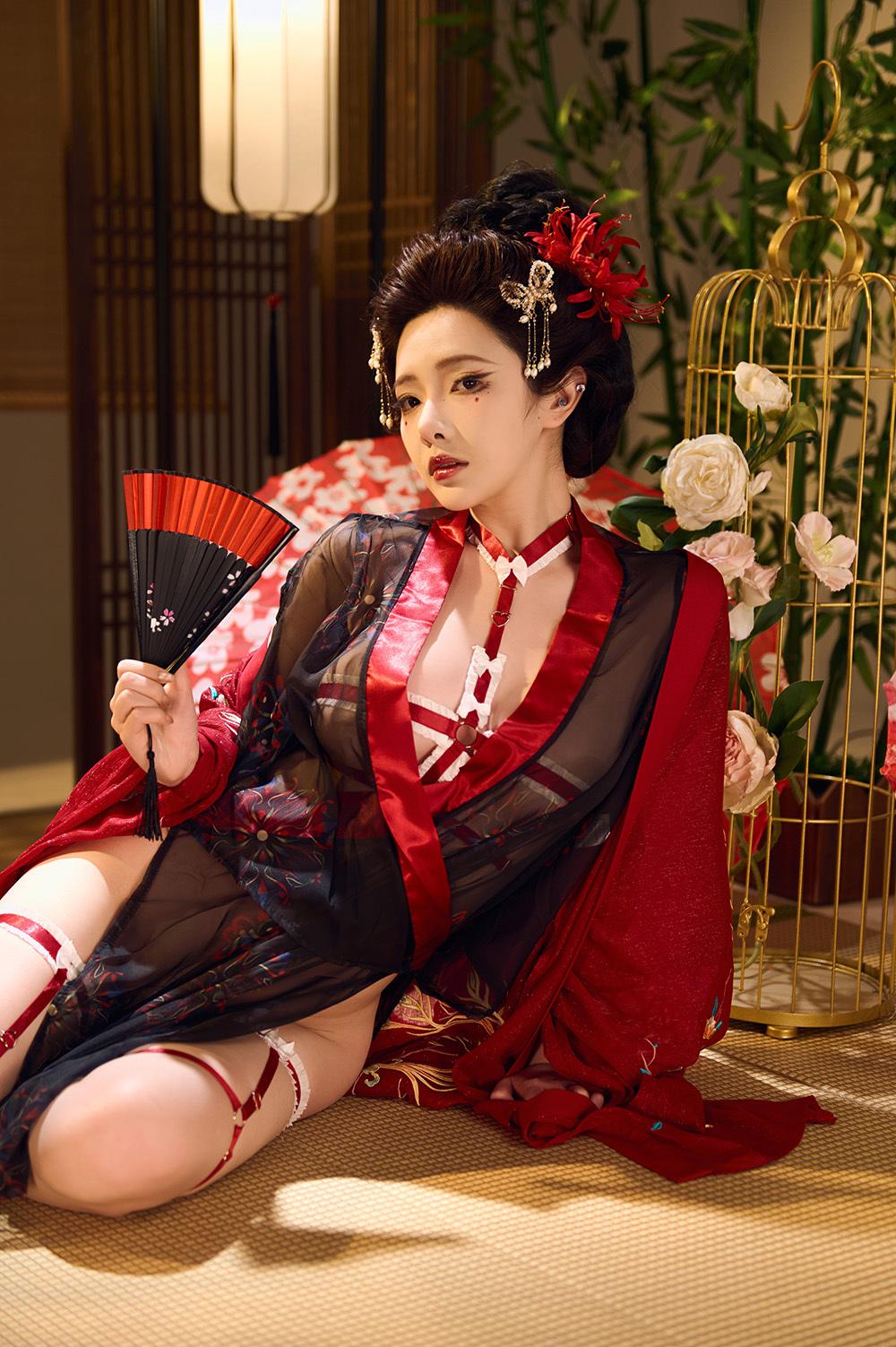 二次元 “百变精灵” 雯仔/雯妹不讲道理：从百万粉到重新出发，每部Cos都是王炸