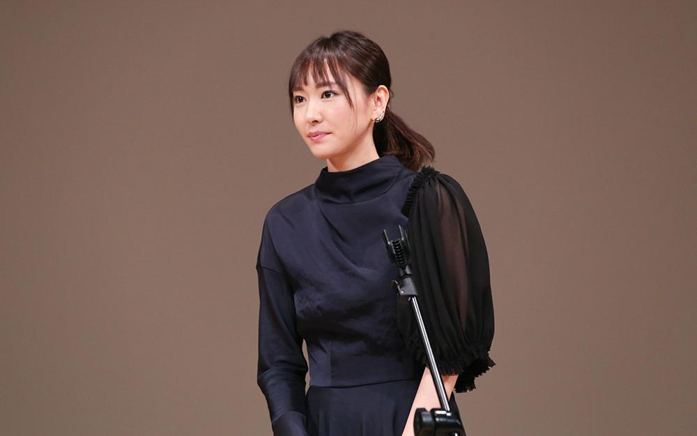 新垣结衣2025年再登人气榜首!从演员到制片人