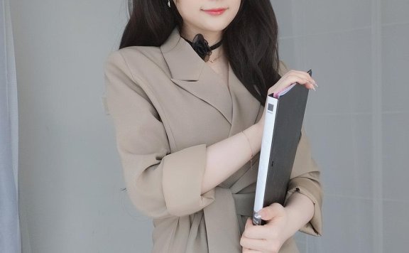 漫圈炸了!白银81新出的 Cos 图刷屏,她的故事比角色还动人